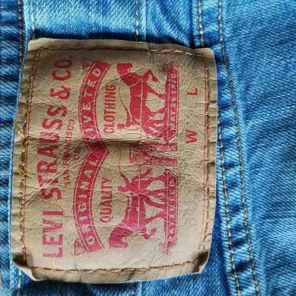 Levi's 541 Tapered Fit Ripped Distressed Destroyed Mens 32X34 Blue Jeans - Picture 4 of 9